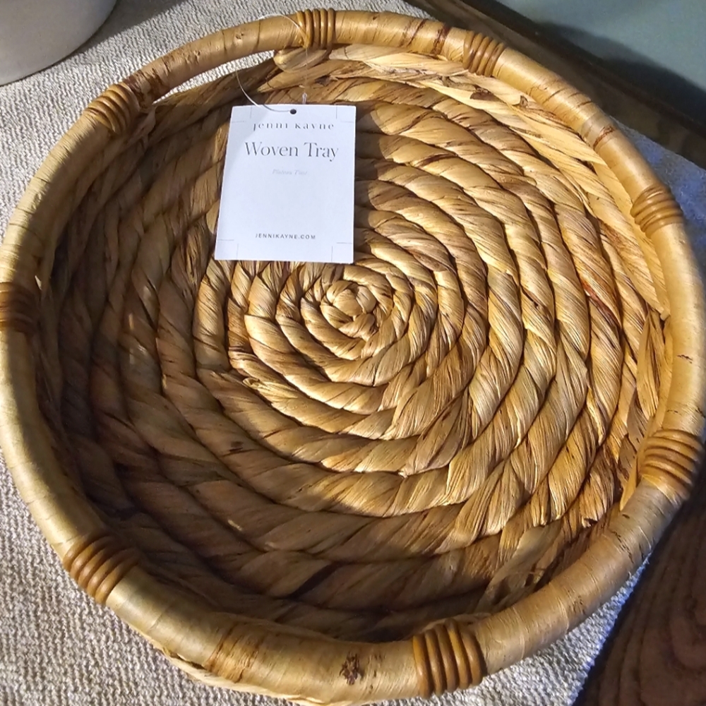 Woven tray
